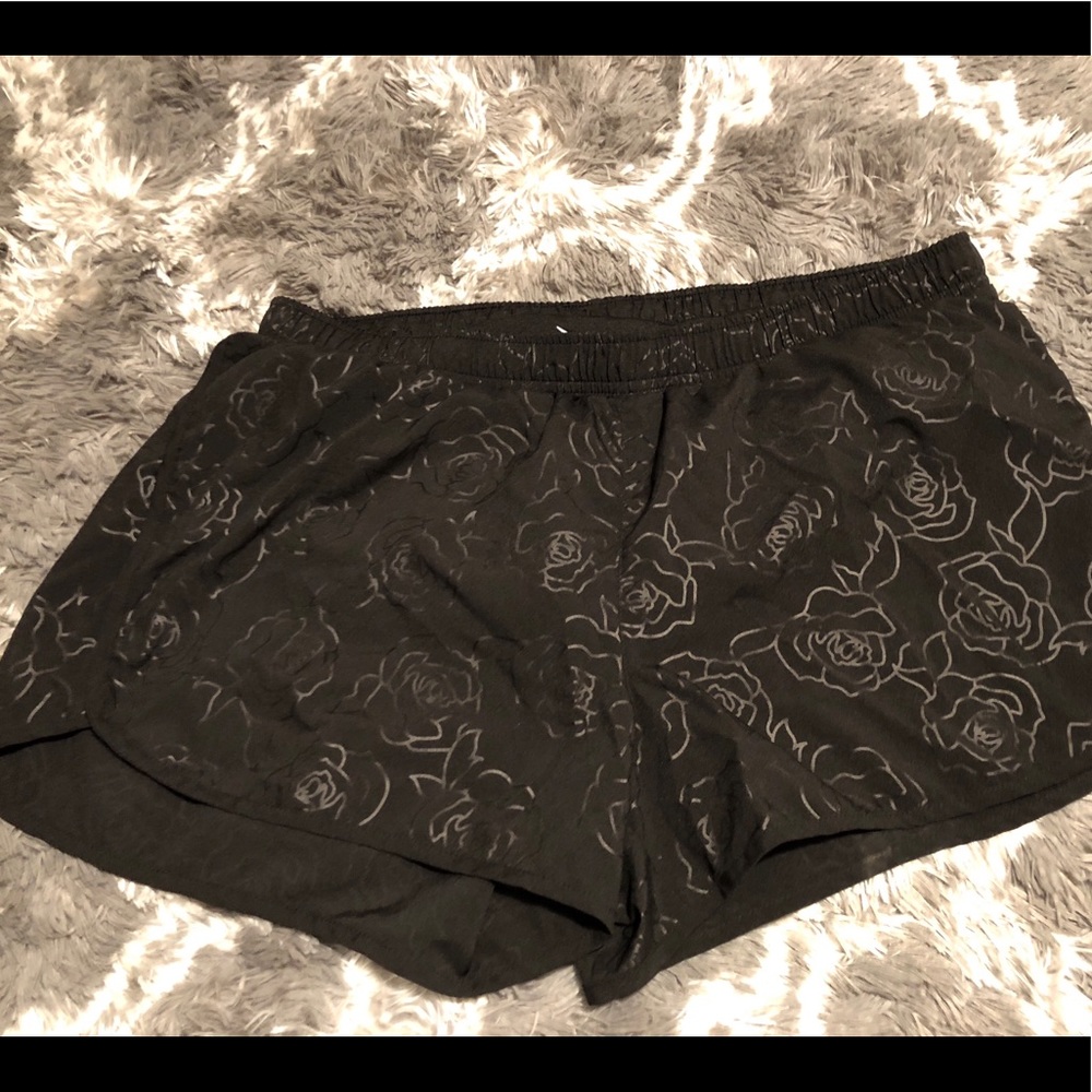 🌟final sale🌟Old Navy workout shorts!